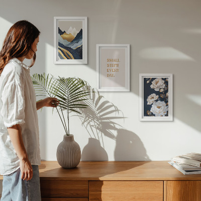 Triptych v ráme Abstraktné horské kvety a inšpirujúce písmo