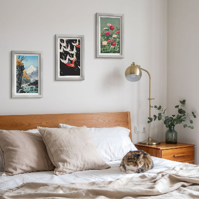Triptych v ráme Hory s vodopádom, vtáky za letu a farebné kvety