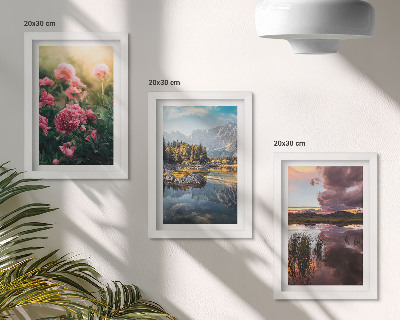 Triptych v ráme Kvety v záhrade, hory a pokojná hladina vody