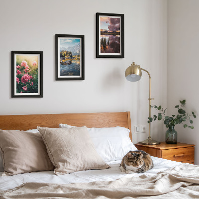 Triptych v ráme Kvety v záhrade, hory a pokojná hladina vody
