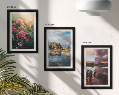 Triptych v ráme Kvety v záhrade, hory a pokojná hladina vody