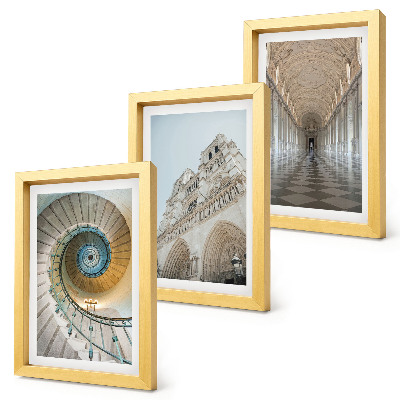 Triptych v ráme Točité schodisko katedrály, pohľad na fasádu budovy a kachľovú chodbu