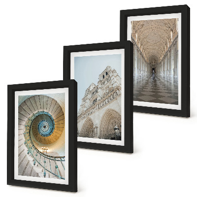 Triptych v ráme Točité schodisko katedrály, pohľad na fasádu budovy a kachľovú chodbu