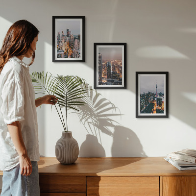 Triptych v ráme Výhľady na nočné mesto s mrakodrapmi a svetlami