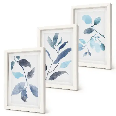 Triptych v ráme modré listy na svetlom pozadí v akvarelovom štýle