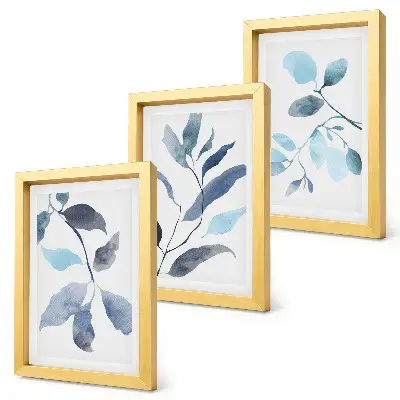 Triptych v ráme modré listy na svetlom pozadí v akvarelovom štýle