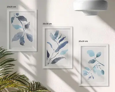Triptych v ráme modré listy na svetlom pozadí v akvarelovom štýle