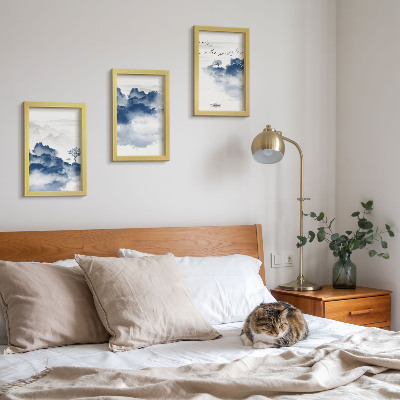Triptych v ráme Oblačné hory so stromami a vtákmi v pozadí