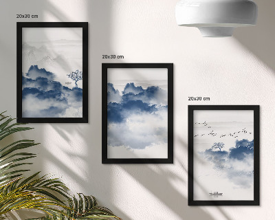 Triptych v ráme Oblačné hory so stromami a vtákmi v pozadí