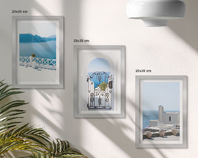 Triptych v ráme Výhľady na more s bielymi budovami v Grécku