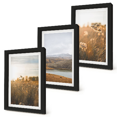 Triptych v ráme Krajiny s lúkami, horami a jazerom v pozadí