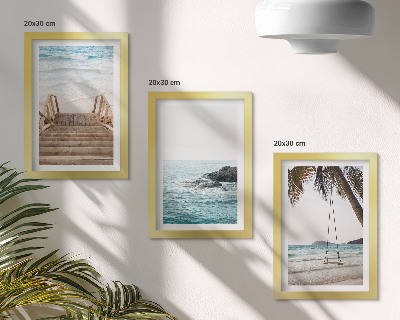 Triptych v ráme Schody na pláž, výhľad na more a hojdačka v tvare palmy
