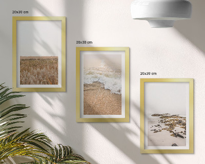 Triptych v ráme Pláž s vlnami a morskými kameňmi v lete