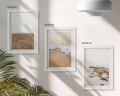 Triptych v ráme Pláž s vlnami a morskými kameňmi v lete