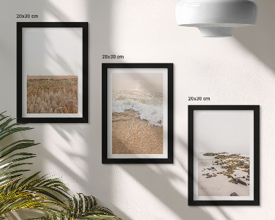 Triptych v ráme Pláž s vlnami a morskými kameňmi v lete