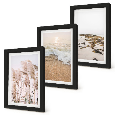 Triptych v ráme Vlny plážovej trávy a kamene pri mori v štýle boho