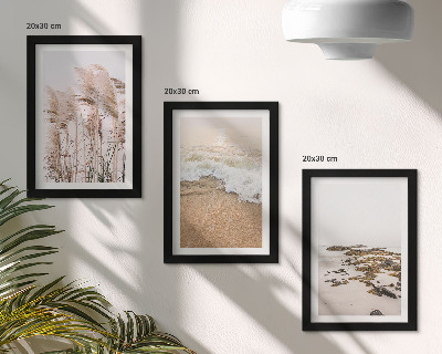 Triptych v ráme Vlny plážovej trávy a kamene pri mori v štýle boho