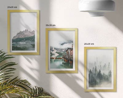 Triptych v ráme Hory, jazero, chata a hmla v lese