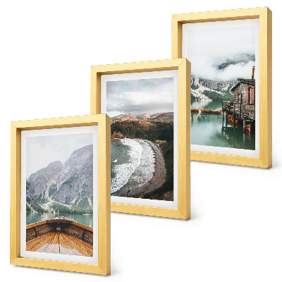 Triptych v ráme Výhľad na hory nad jazerom s loďou a plážovou krajinou