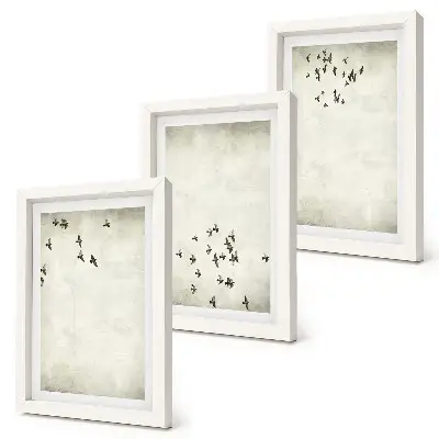 Minimalistický obraz lietajúcich vtákov triptych v ráme