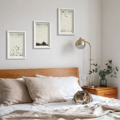 Vtáky za letu v minimalistickom štýle triptych v ráme