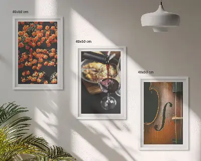 Nástenná galéria vintage kvety s vínom a husľami