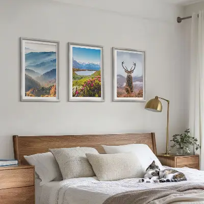 Sada nástenných dekorácií horské jazero s jeleňom v prírode