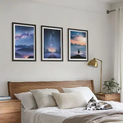 Sada nástenných dekorácií nočná obloha s horami, hmlou a jeleňom
