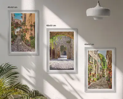 Nástenná galéria talianske ulice s kvetmi a architektúrou