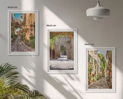 Nástenná galéria talianske ulice s kvetmi a architektúrou