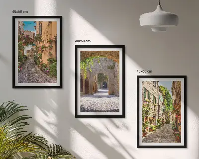 Nástenná galéria talianske ulice s kvetmi a architektúrou