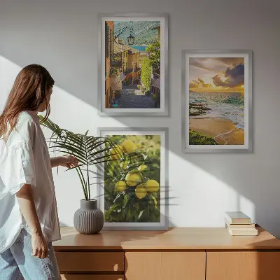 Sada nástenných dekorácií s motívom ulice, mora, pláže a citrusových stromov