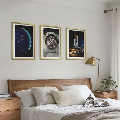 Sada nástenných dekorácií vesmír so zemou, astronautom a raketou