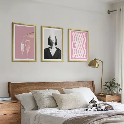 Sada nástenných dekorácií štýlový portrét s motívom relaxácie pri šampanskom