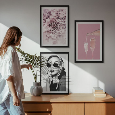 Sada nástenných dekorácií Ružové kvety a elegantná dáma