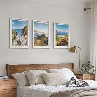 Nástenná galéria pláž, maják, hory a kvety