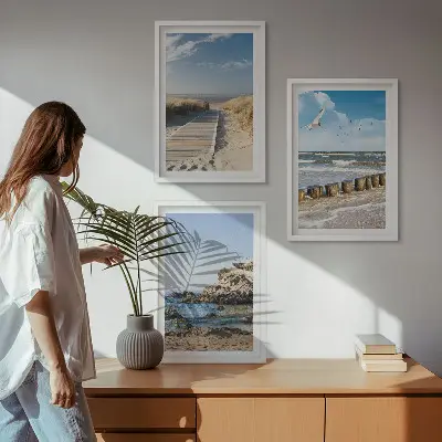 Sada nástenných dekorácií drevený chodník na pláži s útesmi