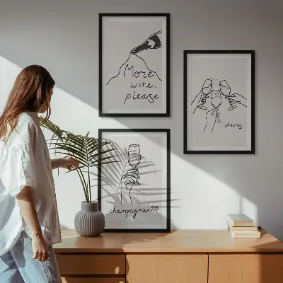 Sada nástenných dekorácií s motívom šampanského v štýle čiarovej grafiky