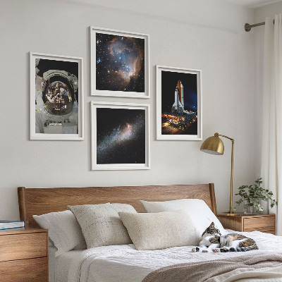 Zarámovaný set obrazov Astronauti pristávajúci na Mesiaci