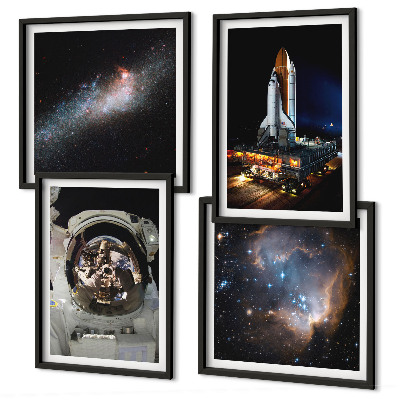 Zarámovaný set obrazov Astronauti pristávajúci na Mesiaci