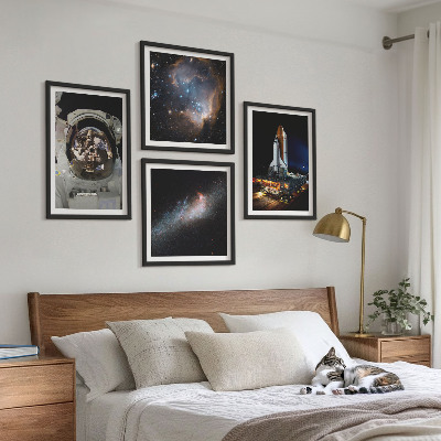 Zarámovaný set obrazov Astronauti pristávajúci na Mesiaci