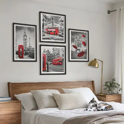 Zarámovaný set obrazov so svetlým pozadím listov ginkga
