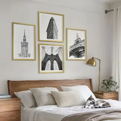 Dekoratívna sada obrazov architektúra v čiernobielom minimalizme