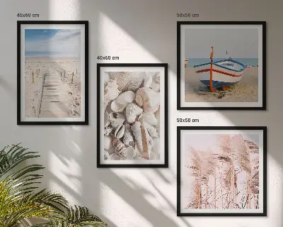Zarámovaný set obrazov s motívom pláže, lode, mušlí a trávy v boho štýle