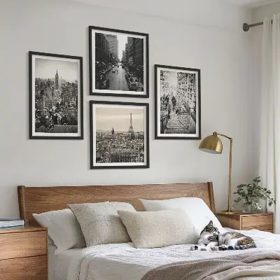 Zarámovaný set obrazov výhľady na Paríž a New York so schodiskom