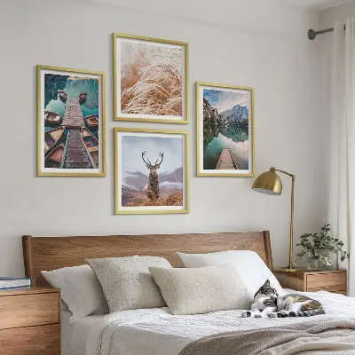 Dekoratívna sada obrazov s motívom jazerných lodí, jeleňa a hôr