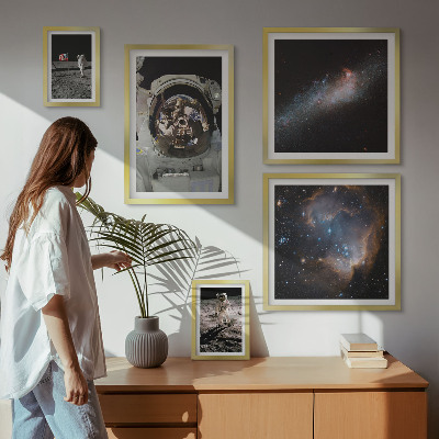 Sada obrazov nad pohovku Astronauti pristávajúci na Mesiaci