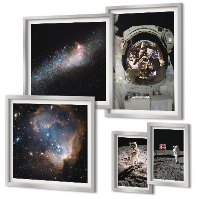 Sada obrazov nad pohovku Astronauti pristávajúci na Mesiaci