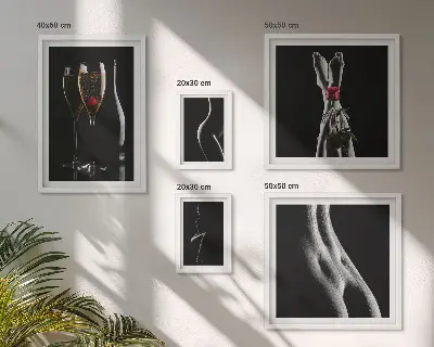 Sada obrazov nad pohovku elegantné moderné akcenty v čiernej a červenej farbe