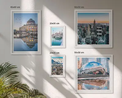 Sada obrazov nad pohovku mestská krajina s architektúrou a prírodou